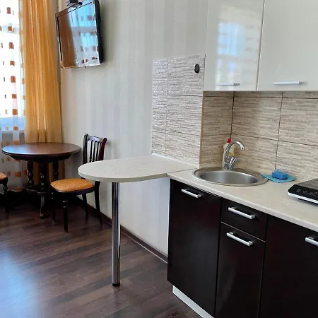 -біля вокзалу-недалеко від центру-городоцька 151 Apartament