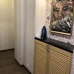 -біля вокзалу-недалеко від центру-городоцька 151
