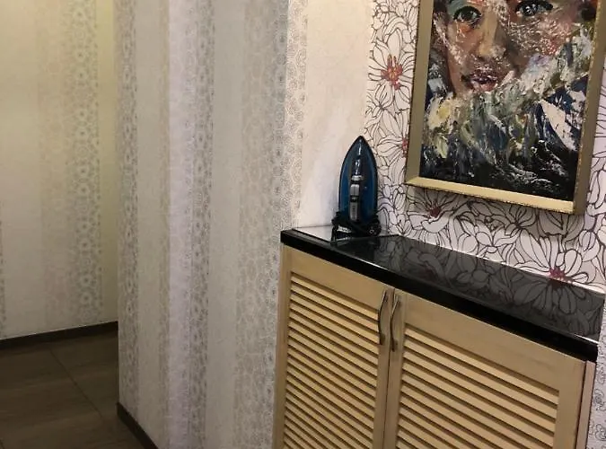 -біля вокзалу-недалеко від центру-городоцька 151