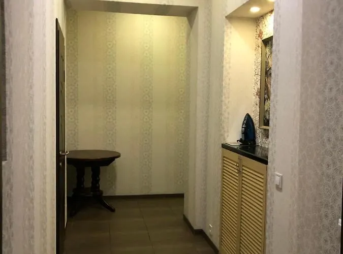 -біля вокзалу-недалеко від центру-городоцька 151