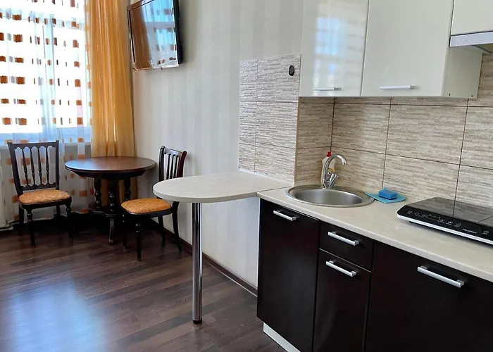 -біля вокзалу-недалеко від центру-городоцька 151 Apartment