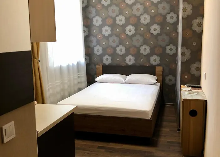 -біля вокзалу-недалеко від центру-городоцька 151