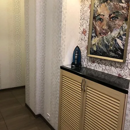 -біля вокзалу-недалеко від центру-городоцька 151