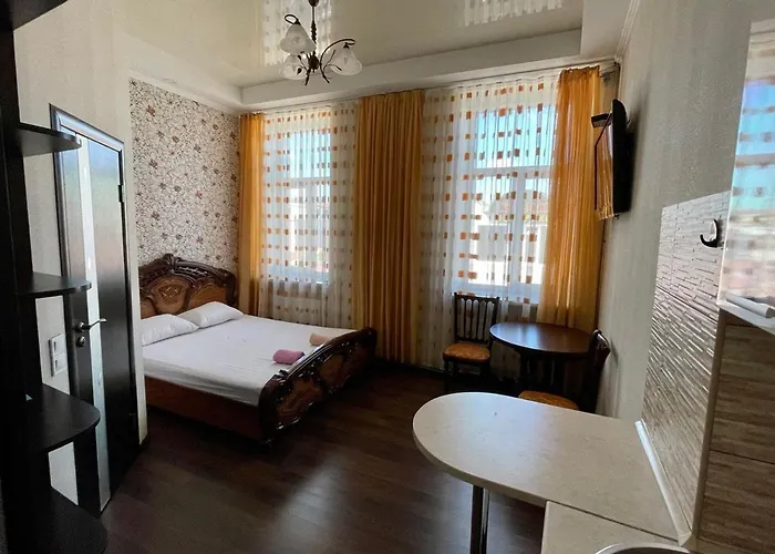 -біля вокзалу-недалеко від центру-городоцька 151 Apartman *